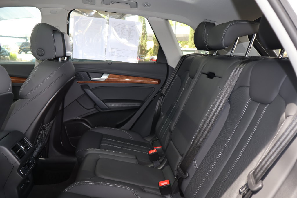 Used 2021 Audi Q5 e Premium Plus w/ Premium Plus Package AWD/4WD image 55