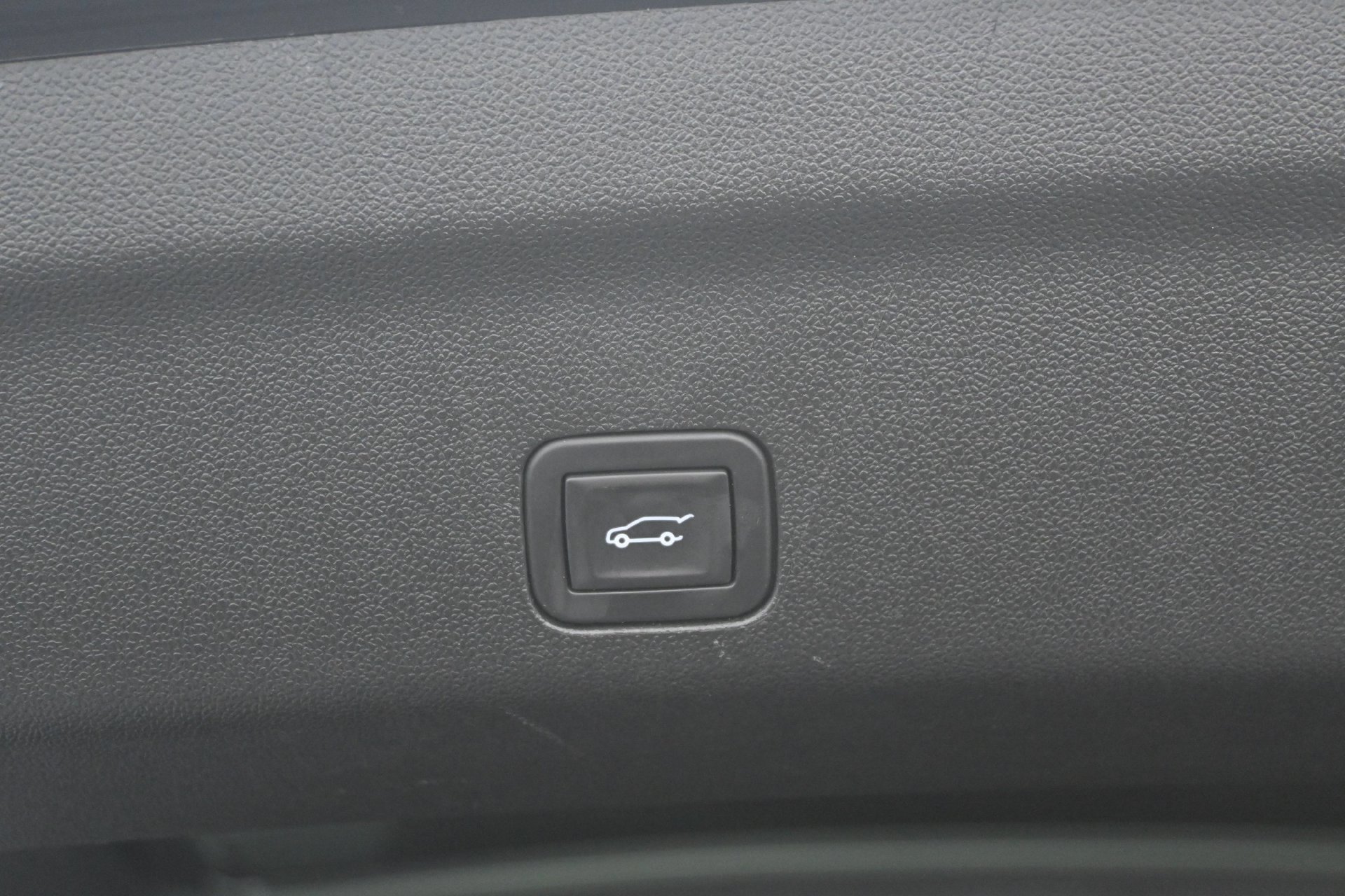 Used 2025 Chevrolet Suburban High Country AWD/4WD image 20