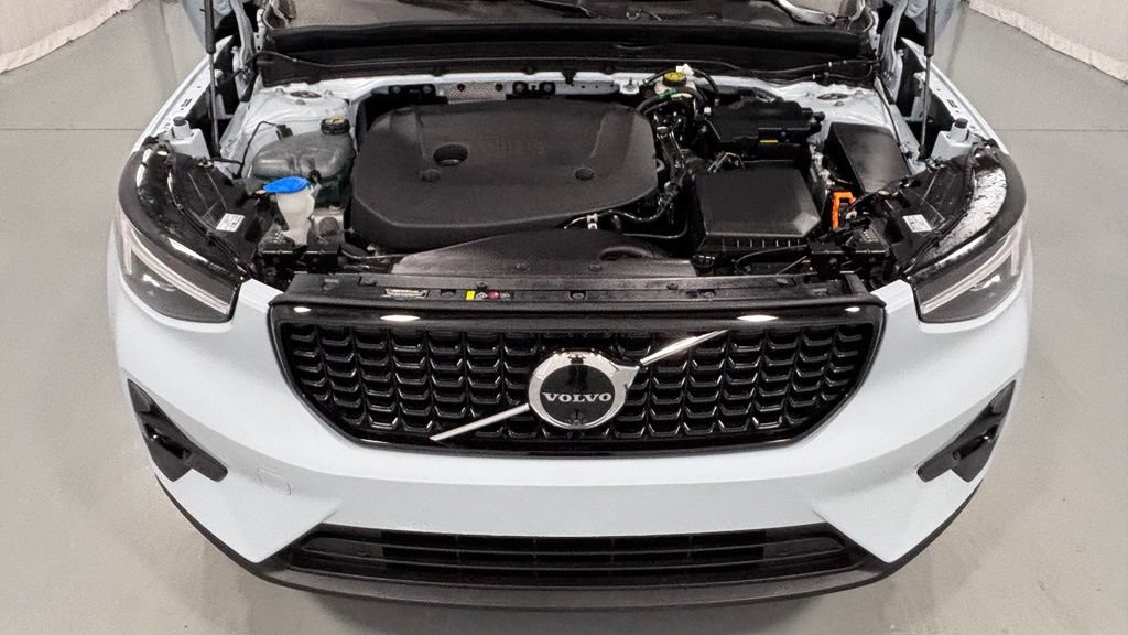 Used 2026 Volvo XC40 B5 Plus w/ Protection Package Premier AWD/4WD image 29