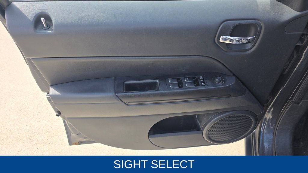 Used 2014 Jeep Patriot Latitude image 14