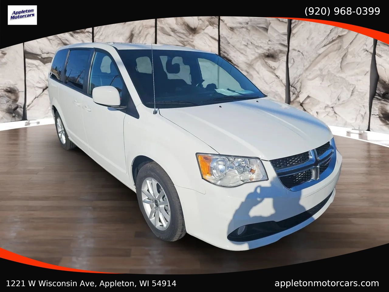 Used 2020 Dodge Grand Caravan SE image 4