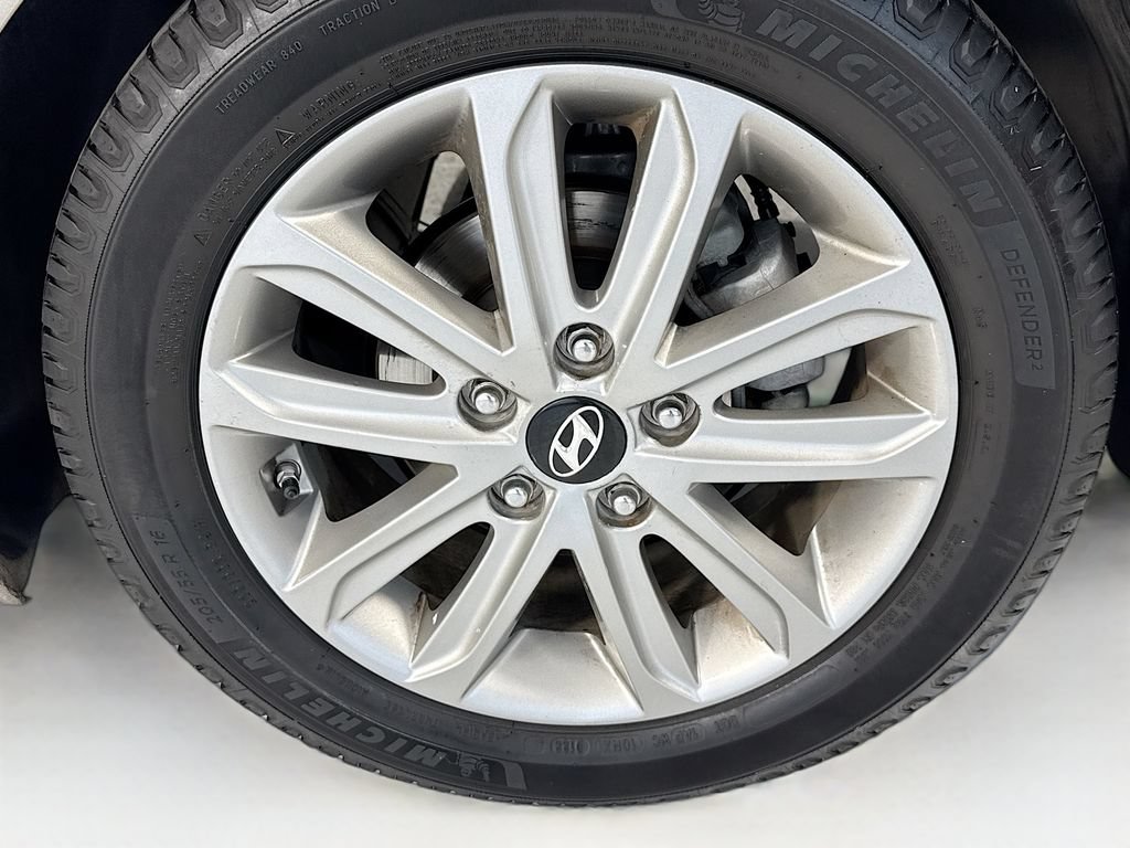 Used 2015 Hyundai Elantra SE w/ Option Group 03 FWD image 31