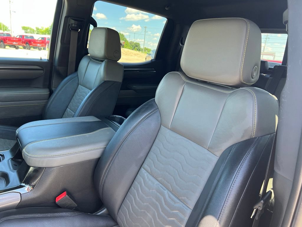 Used 2023 Chevrolet Silverado 1500 ZR2 w/ Technology Package AWD/4WD image 37