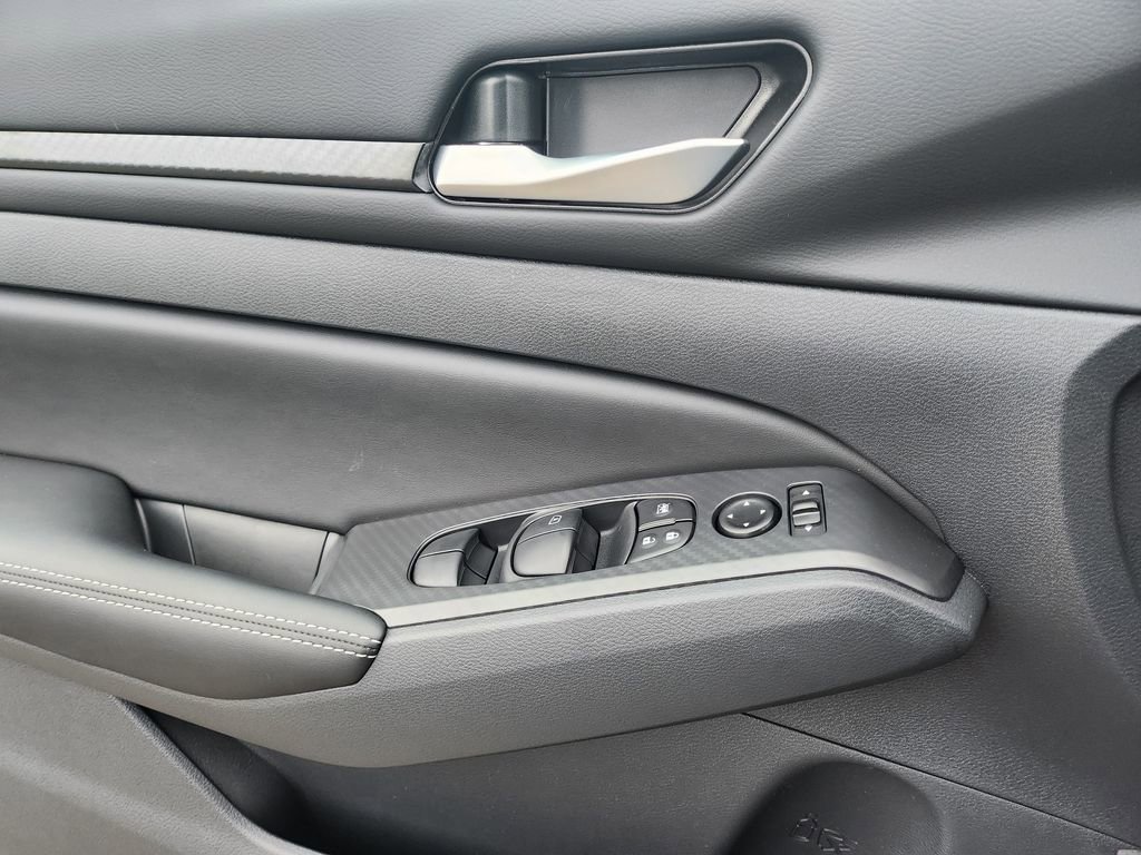 New 2025 Nissan Altima 2.5 SV image 11