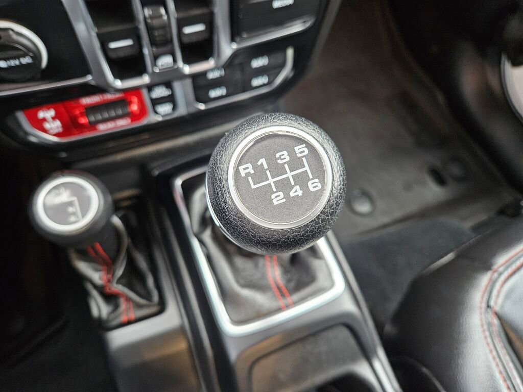 Used 2022 Jeep Wrangler Unlimited Rubicon w/ LED Lighting Group AWD/4WD image 23