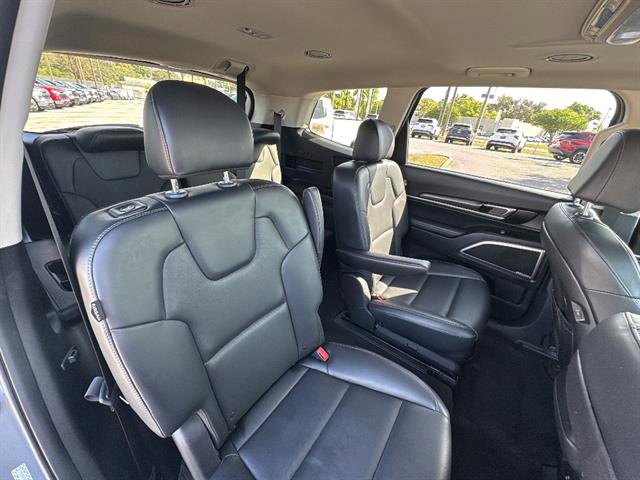 Used 2025 Kia Telluride S image 10