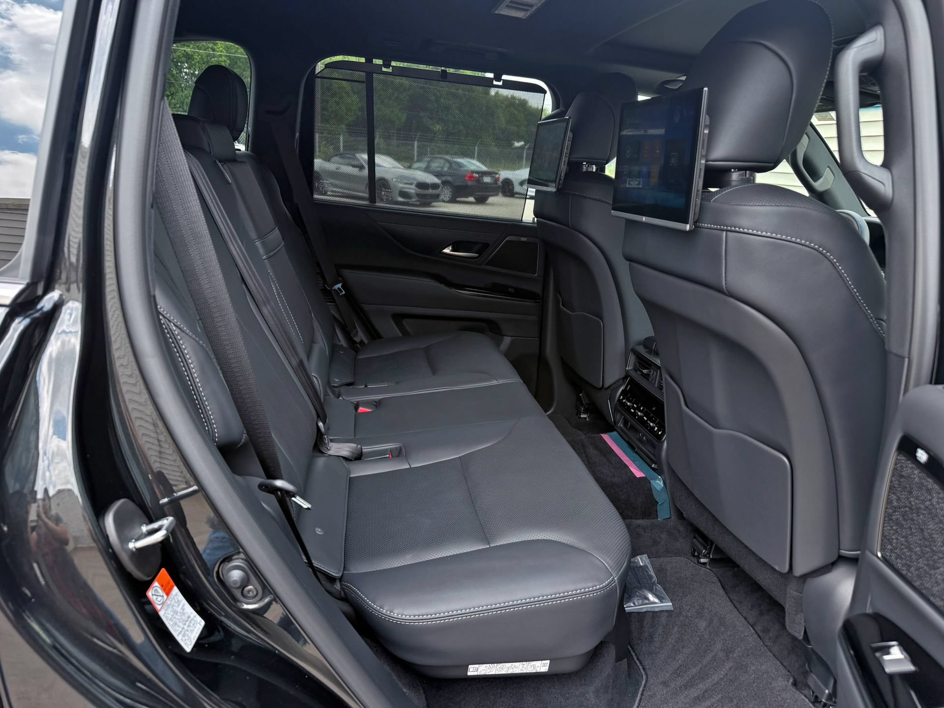 Used 2026 Lexus LX 700h Luxury w/ Accessory Package (Z1) AWD/4WD image 23