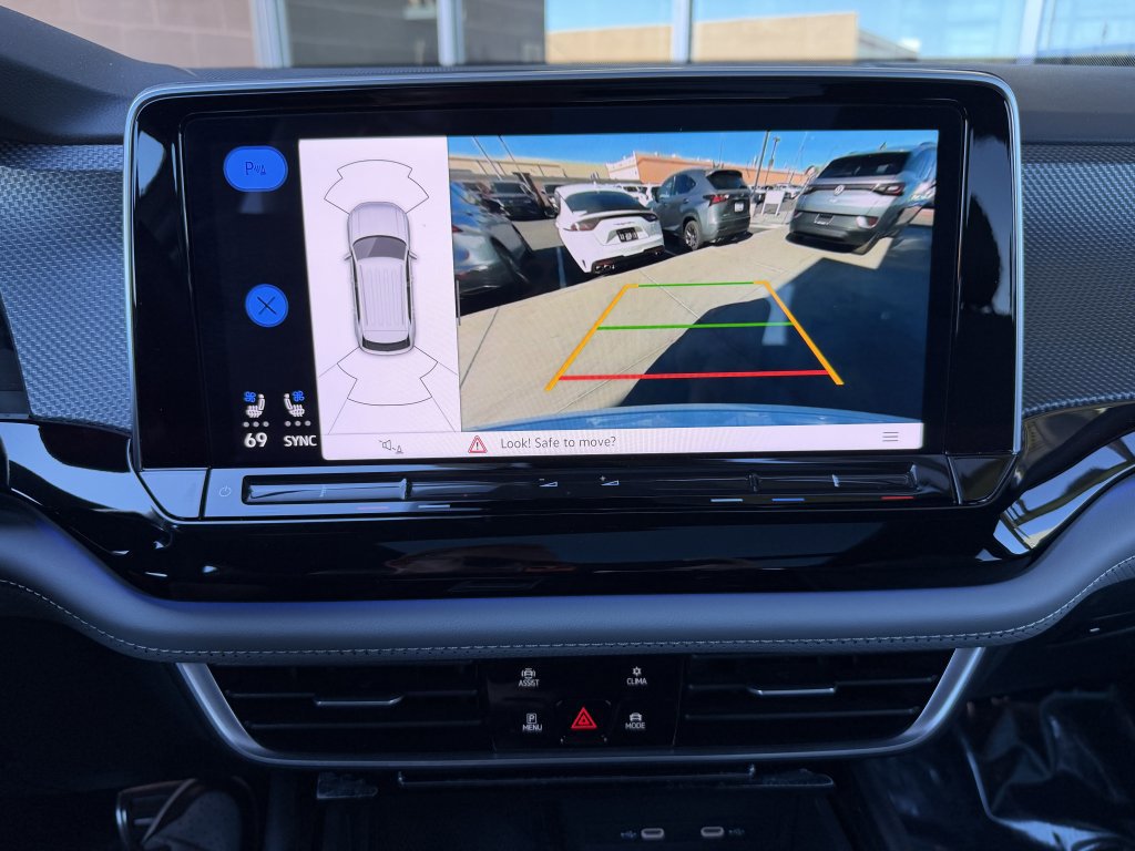 Used 2024 Volkswagen Atlas Cross Sport SEL R-Line image 21