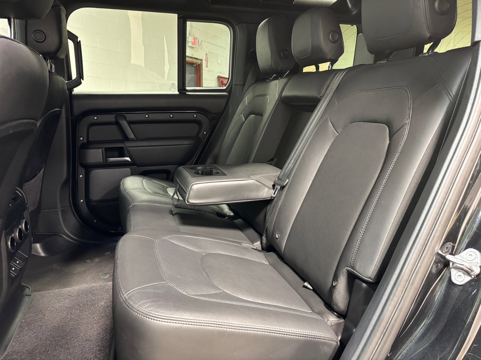 Used 2023 Land Rover Defender 110 V8 AWD/4WD image 27