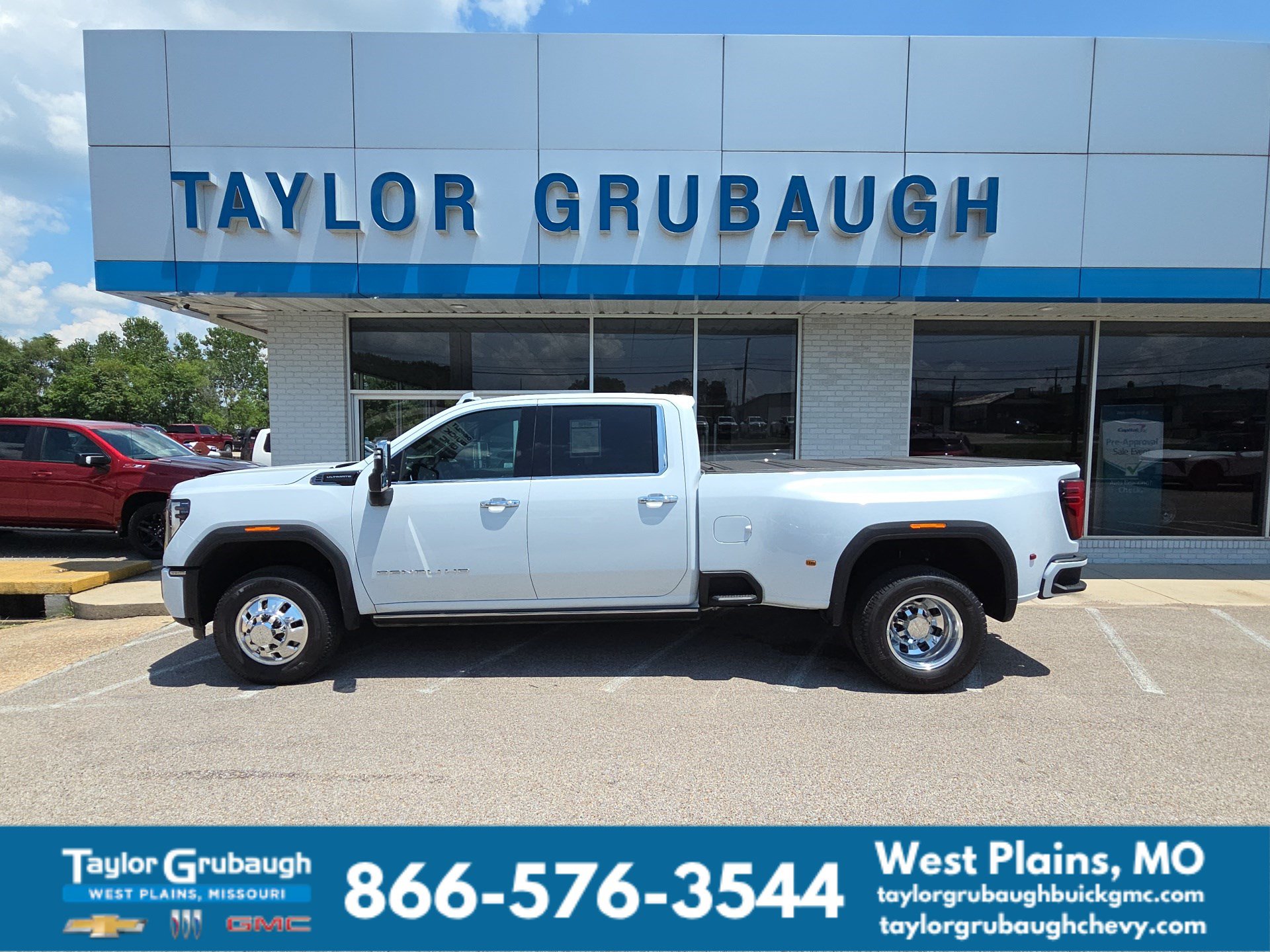 Used 2026 GMC Sierra 3500 Denali Ultimate AWD/4WD image 1