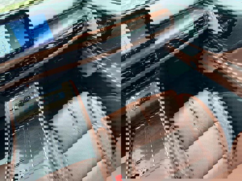 Used 2025 Lincoln Aviator Reserve w/ Equipment Group 201A image 16