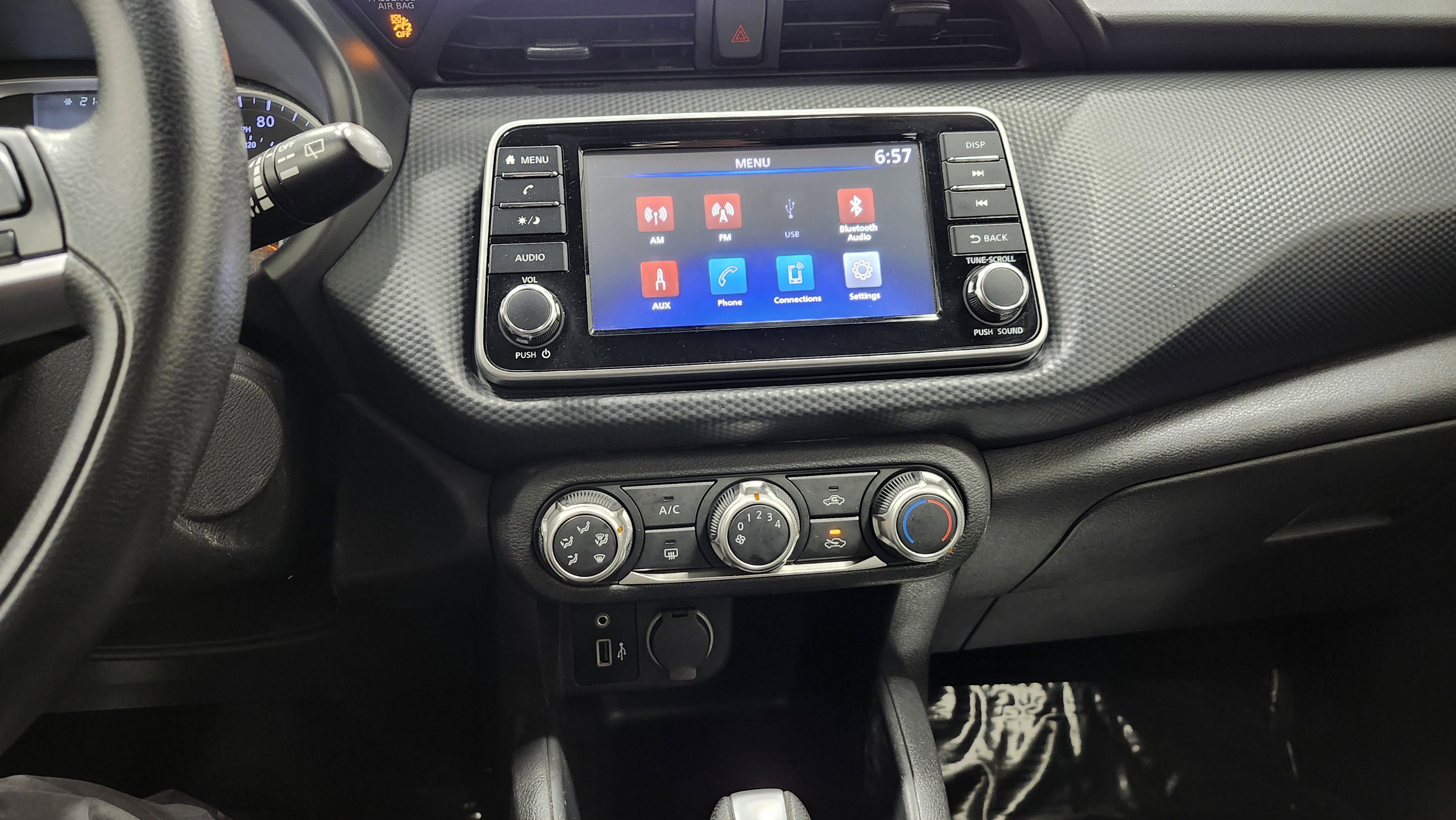 Used 2021 Nissan Kicks S image 26