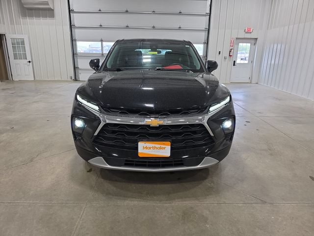 Used 2025 Chevrolet Blazer LT AWD/4WD image 3