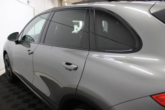 Used 2015 Porsche Cayenne S AWD/4WD image 36
