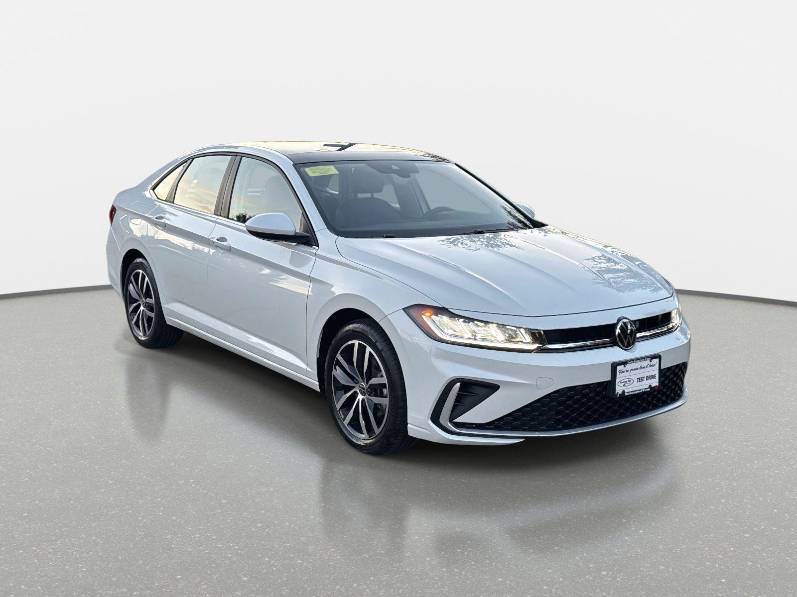 New 2026 Volkswagen Jetta SE image 3