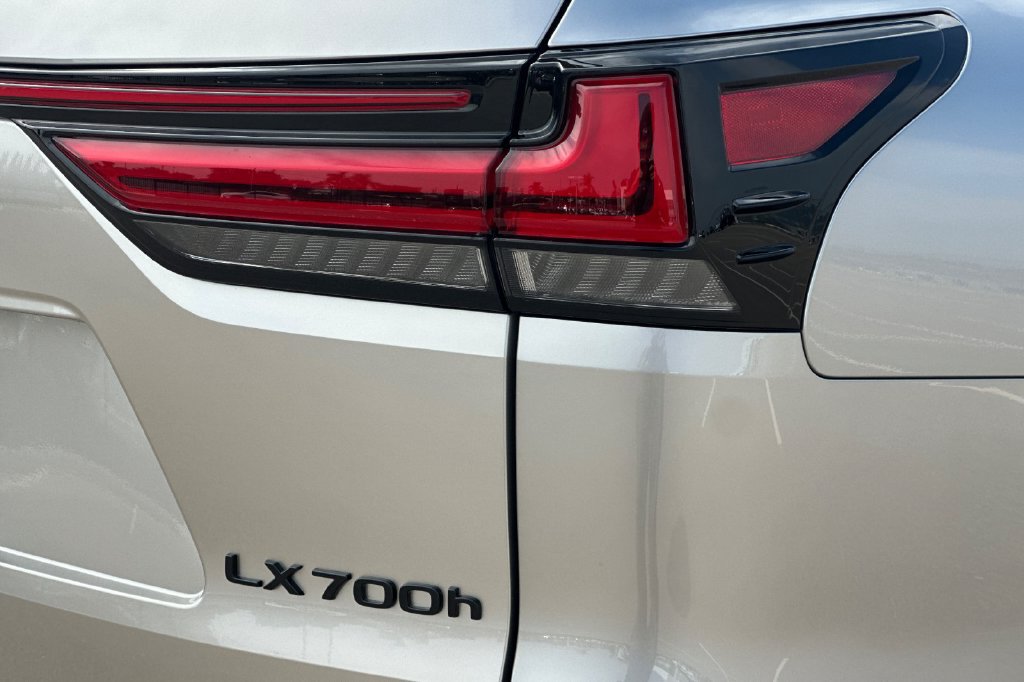 New 2026 Lexus LX 700h Luxury w/ Appearance Package AWD/4WD image 27
