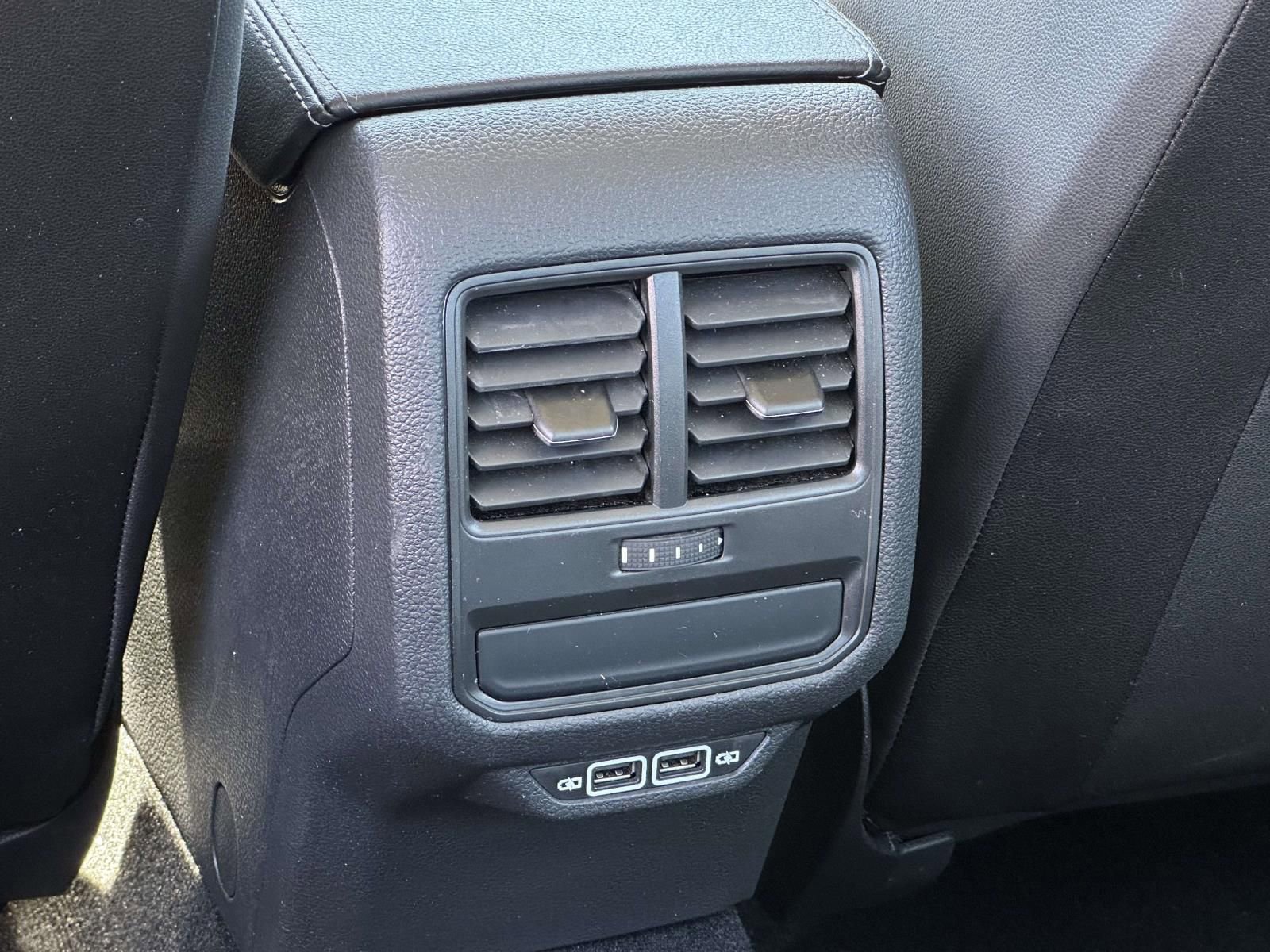 Used 2022 Volkswagen Passat 2.0T SE image 14