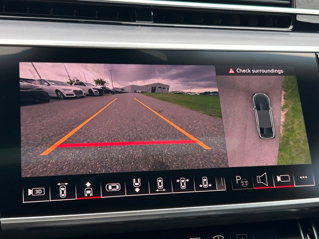 Used 2025 Audi A8 L 3.0T AWD/4WD image 35