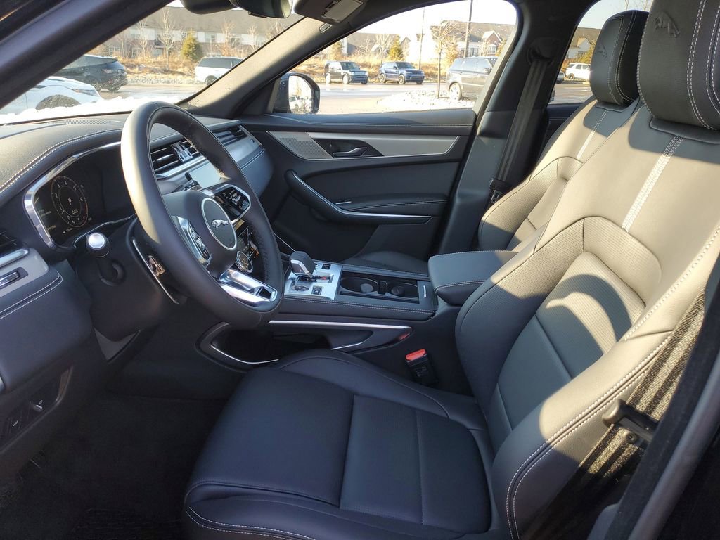 New 2026 Jaguar F-PACE R-Dynamic S image 7