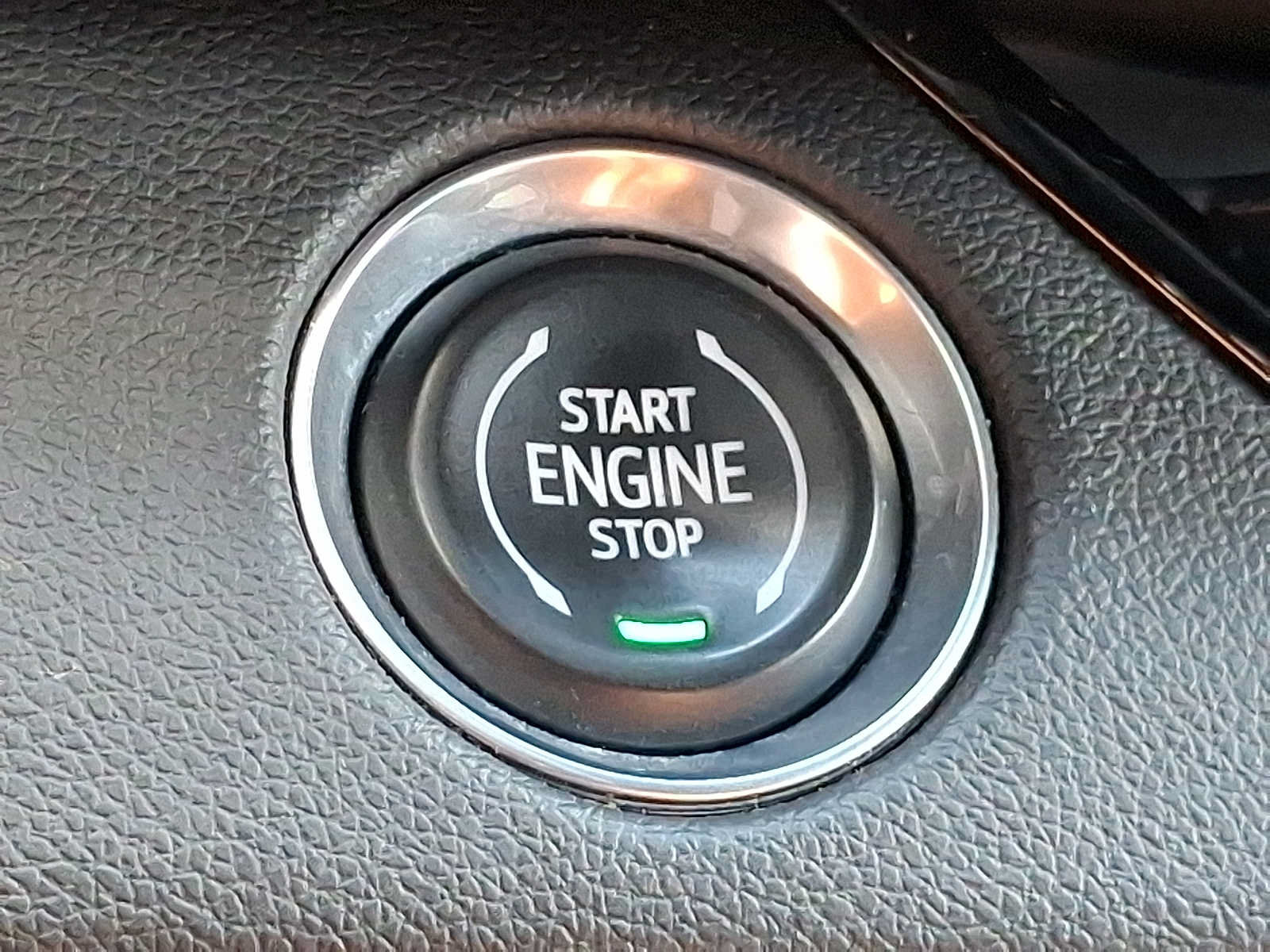 Used 2025 Buick Enclave Preferred AWD/4WD image 23