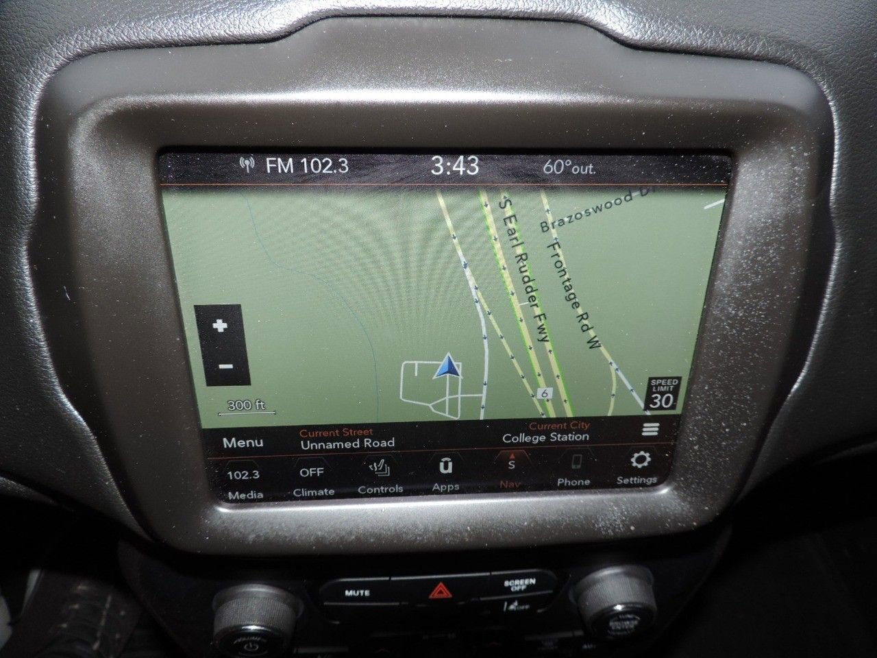 Used 2022 Jeep Renegade Latitude w/ Convenience Group image 24