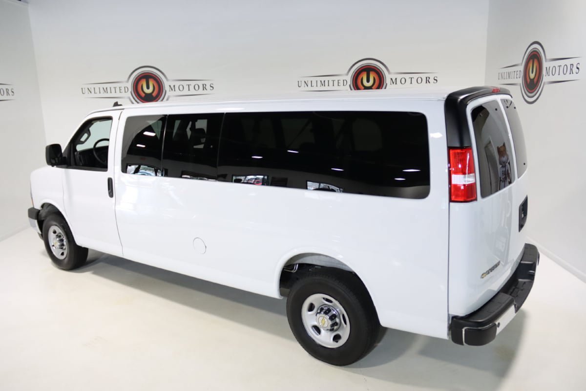 Used 2025 Chevrolet Express 3500 LT w/ LT Preferred Equipment Group RWD image 12