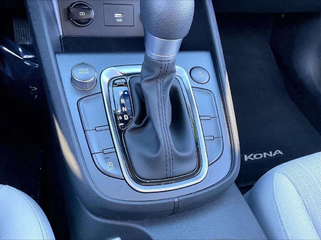 Used 2023 Hyundai Kona SEL AWD/4WD image 32