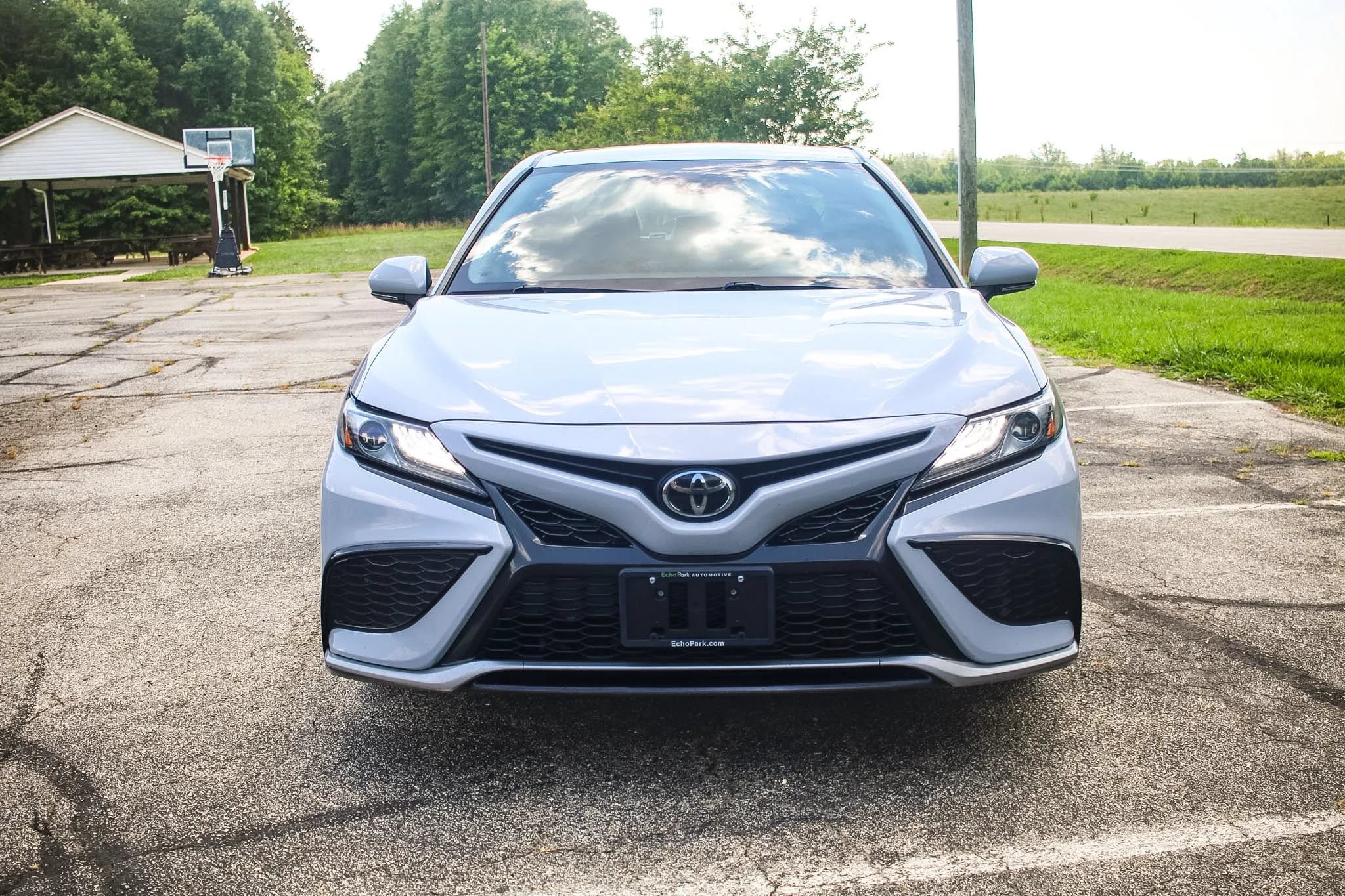 Used 2023 Toyota Camry XSE FWD image 5
