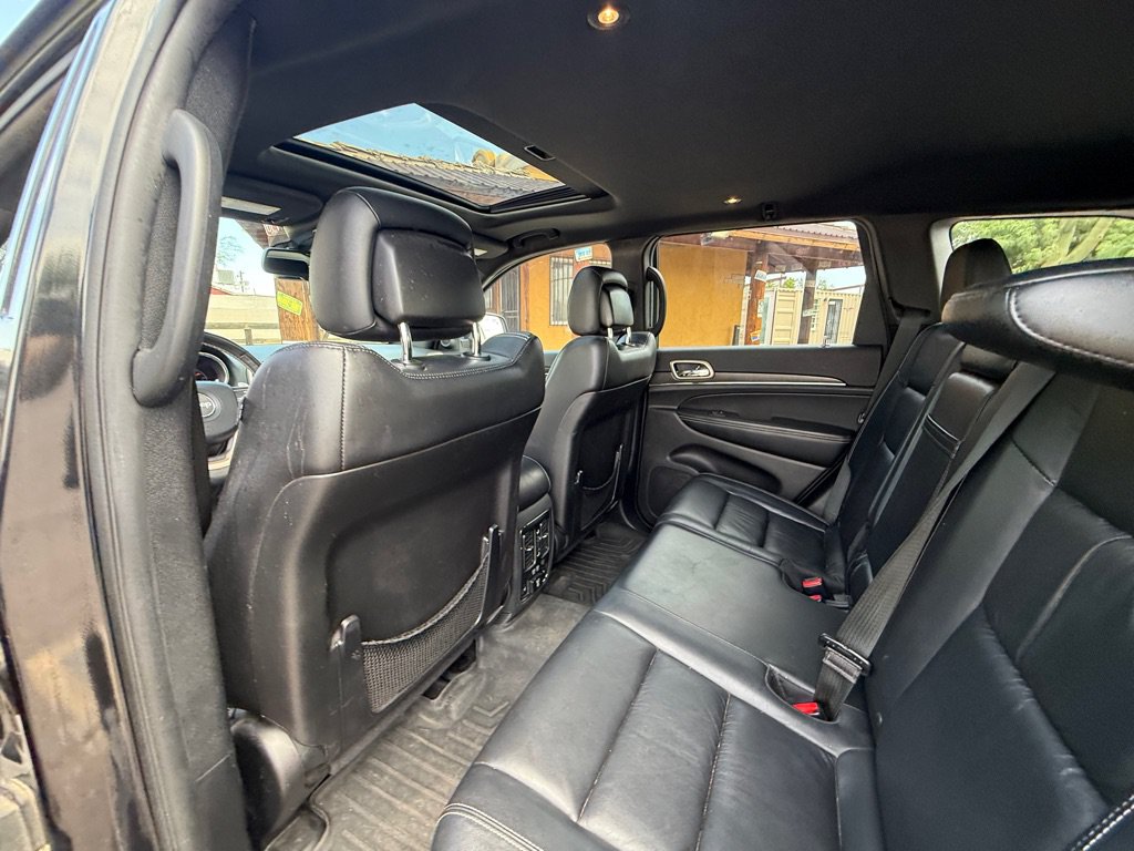 Used 2016 Jeep Grand Cherokee Limited AWD/4WD image 18