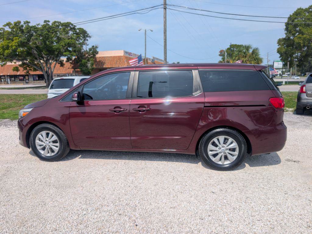 Used 2017 Kia Sedona LX FWD image 8