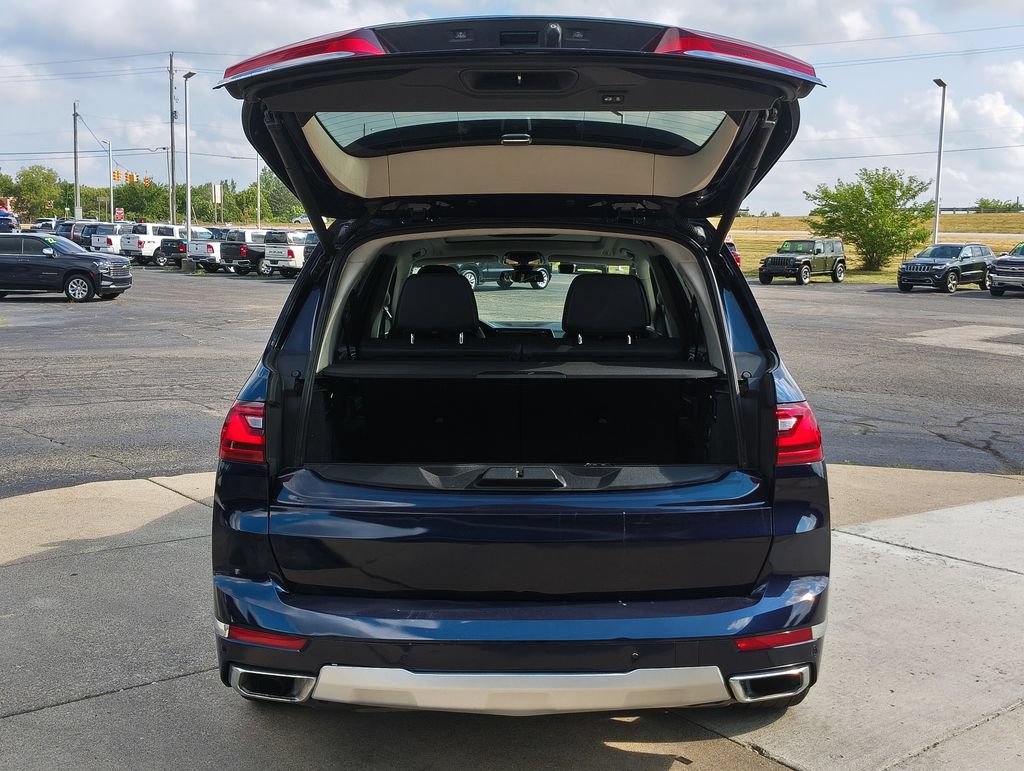 Used 2020 BMW X7 xDrive40i w/ Premium Package AWD/4WD image 28