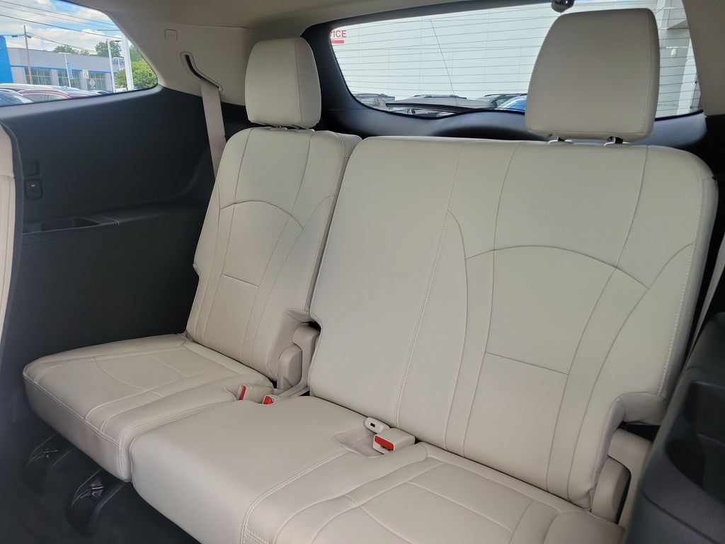 Used 2023 Buick Enclave Essence FWD image 14