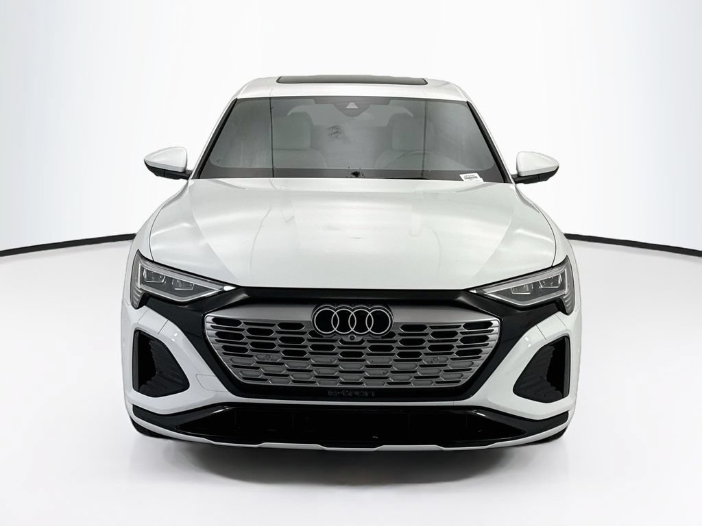 Certified 2024 Audi Q8 e-tron Premium Plus AWD/4WD image 2