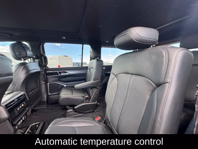 Used 2025 Jeep Wagoneer Series II w/ Premium Group I AWD/4WD image 18