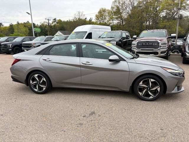 Used 2023 Hyundai Elantra Limited FWD image 2