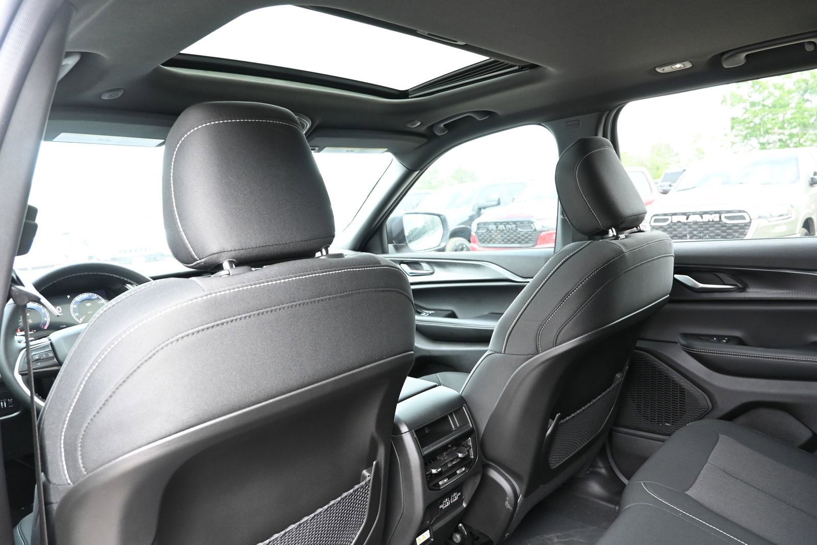 New 2026 Jeep Grand Cherokee Laredo X image 24