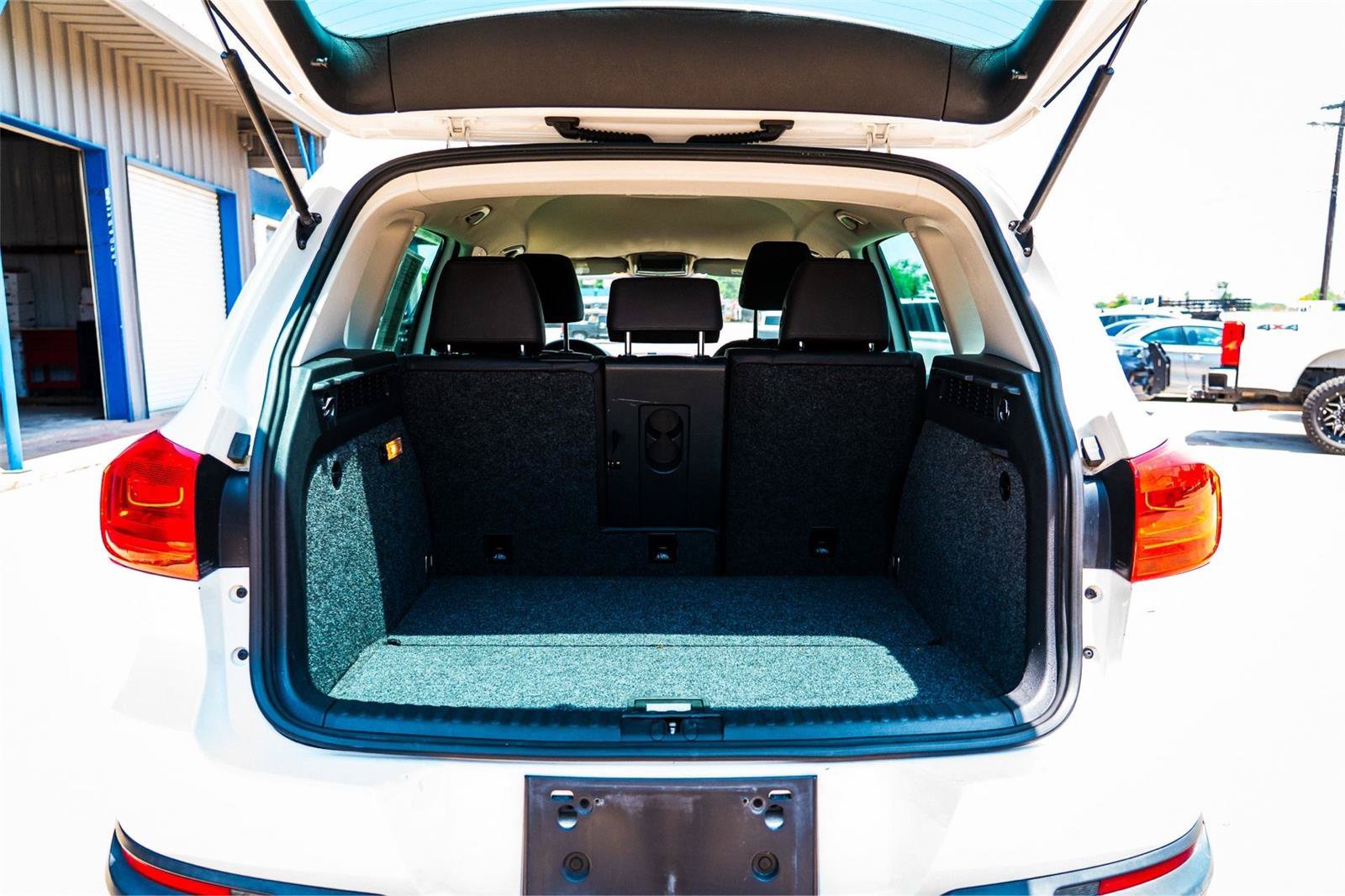 Used 2014 Volkswagen Tiguan SE FWD image 19