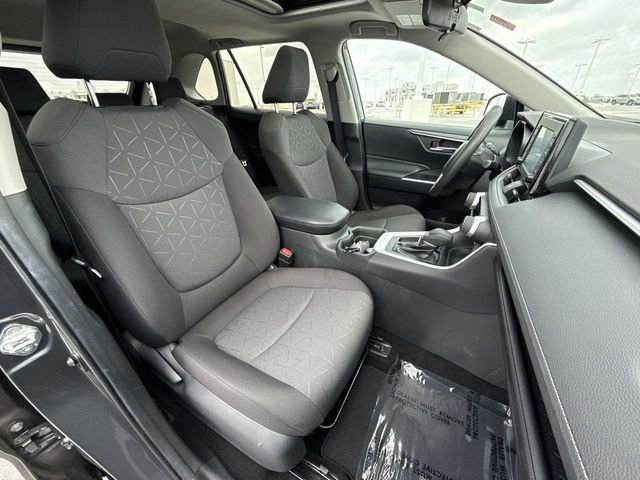 Used 2019 Toyota RAV4 XLE FWD image 26