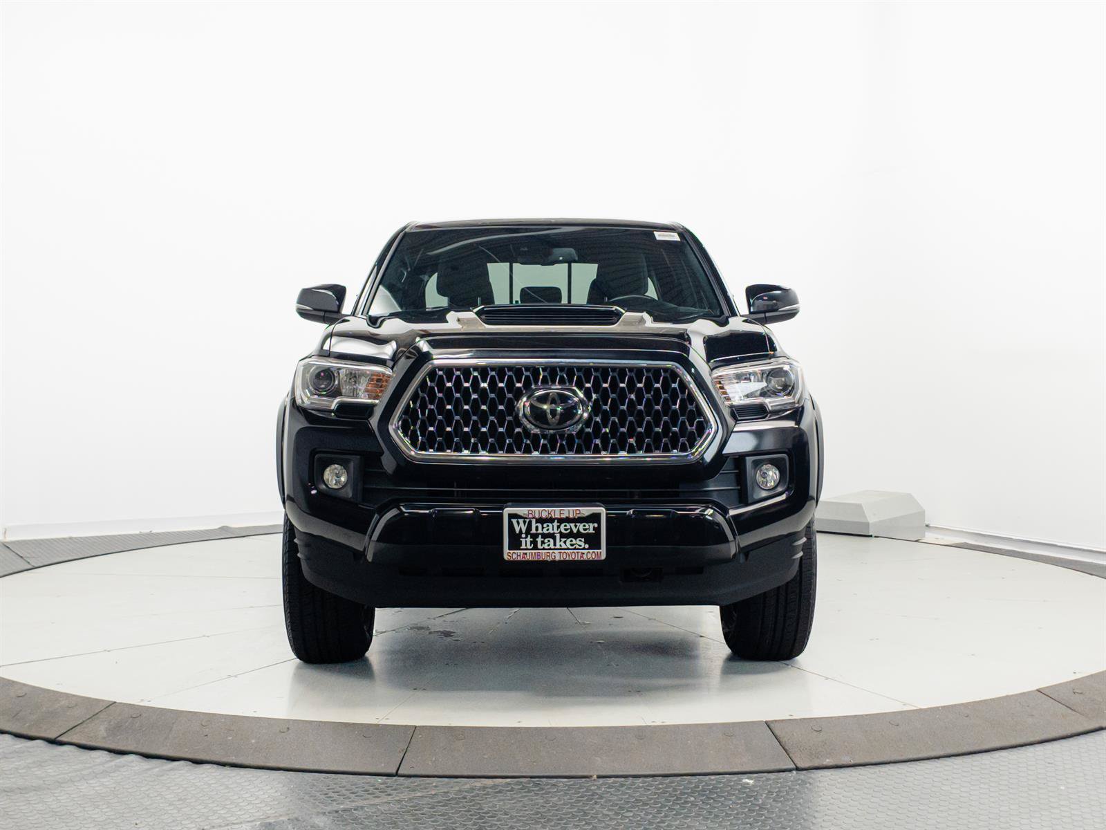 Used 2019 Toyota Tacoma TRD Sport AWD/4WD image 2