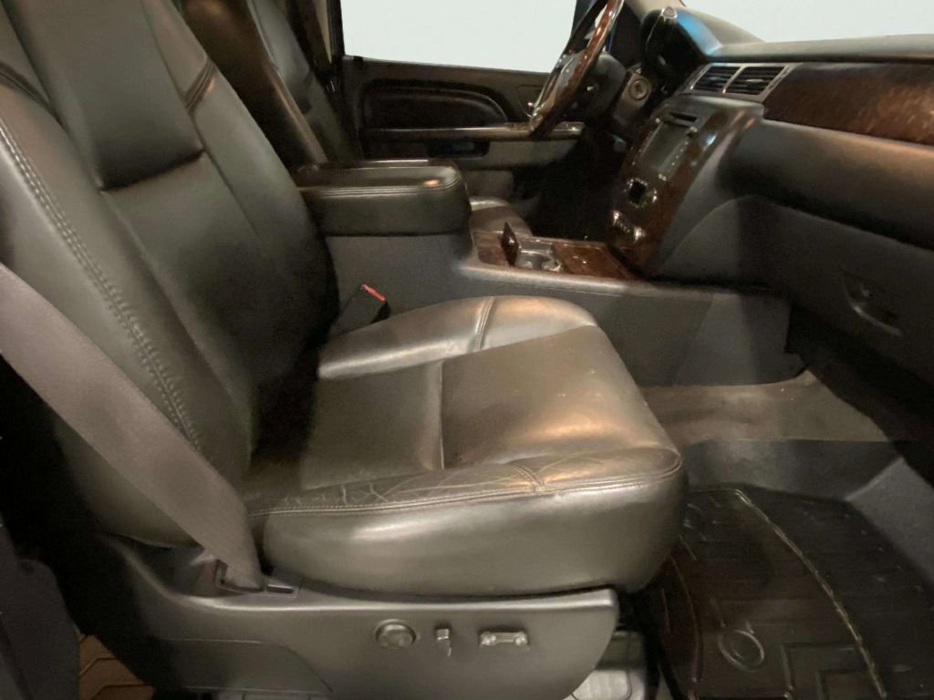 Used 2013 GMC Sierra 3500 Denali w/ Snow Plow Prep Package image 28