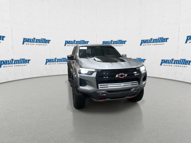 Used 2024 Chevrolet Colorado ZR2 w/ ZR2 Convenience Package III AWD/4WD image 3