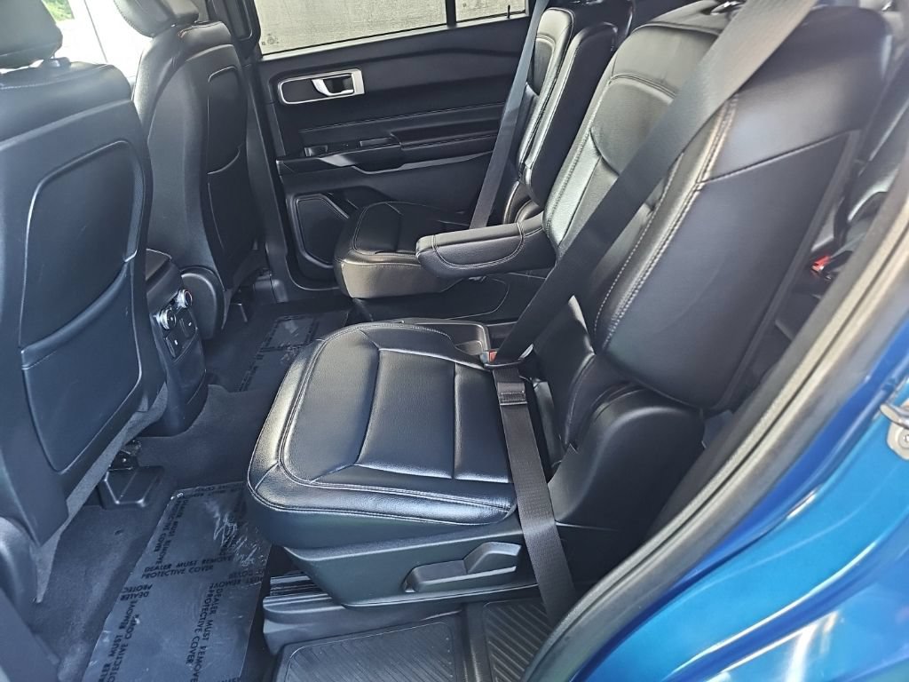 Used 2020 Ford Explorer XLT w/ Equipment Group 202A AWD/4WD image 36
