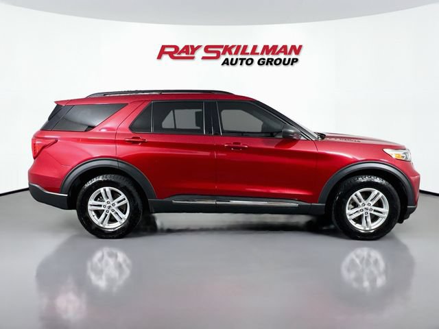 Used 2022 Ford Explorer XLT w/ Equipment Group 202A AWD/4WD image 8