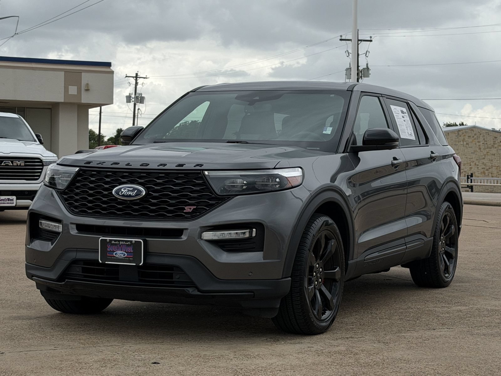 Used 2022 Ford Explorer ST w/ Equipment Group 401A RWD image 8