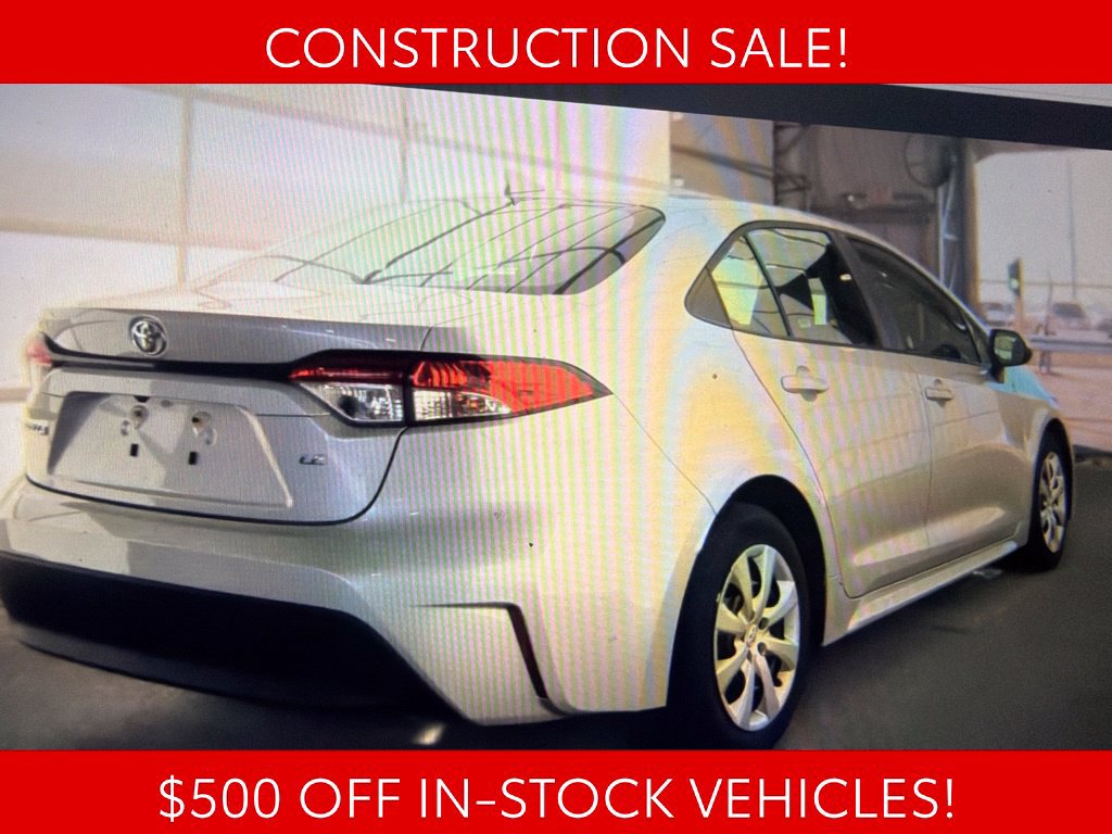 Used 2025 Toyota Corolla LE FWD image 4