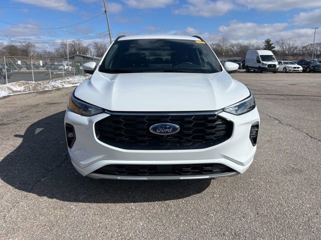 Certified 2023 Ford Escape ST-Line Select w/ Tech Pack #2 image 2