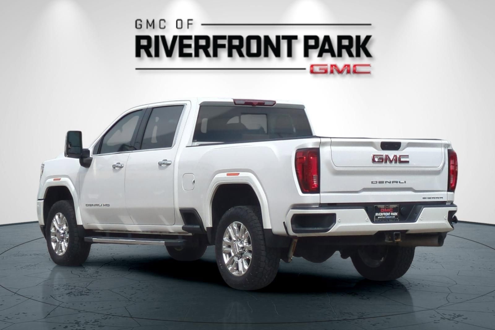 Used 2022 GMC Sierra 3500 Denali AWD/4WD image 5