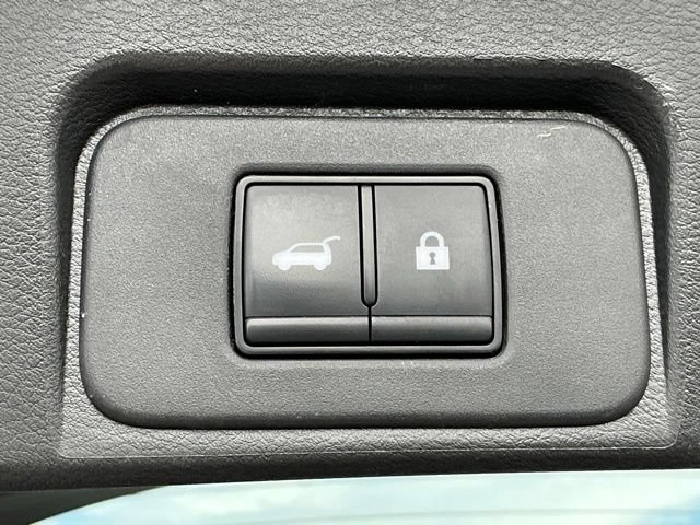 Used 2024 Nissan Rogue SV AWD/4WD image 21