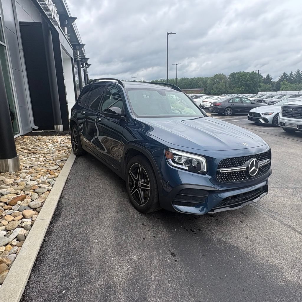 Used 2022 Mercedes-Benz GLB 250 4MATIC image 4