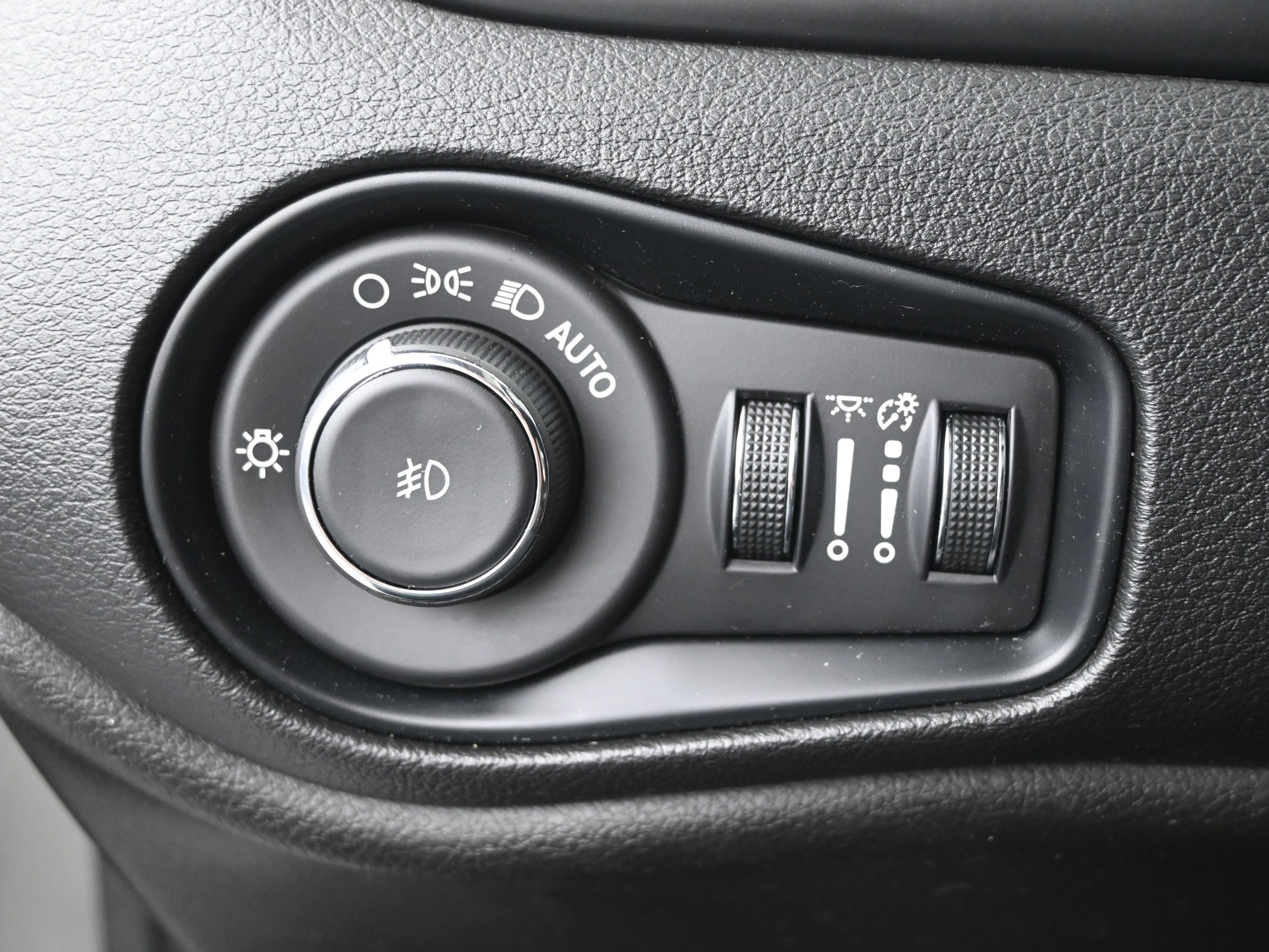 Used 2022 Jeep Renegade Trailhawk w/ Sun/Sound Group AWD/4WD image 10